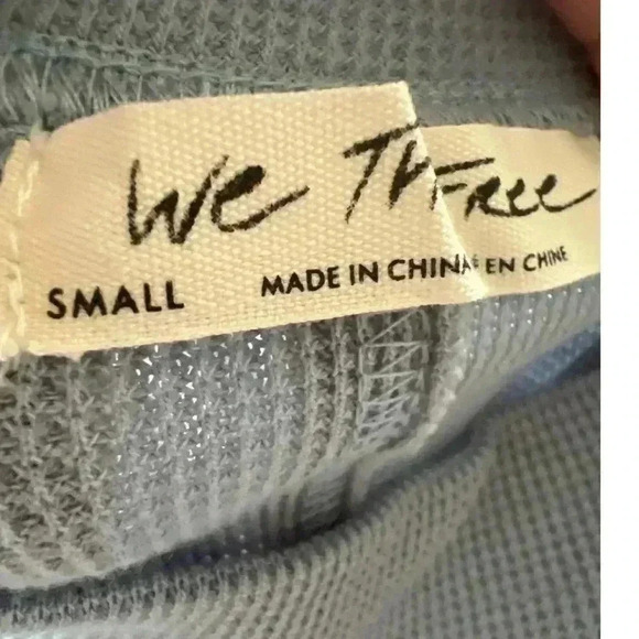 We the free top - Picture 2 of 3